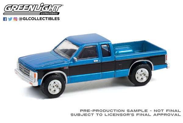 28080-B | 1:64 Anniversary Collection Series 13 - 1988 Chevrolet S-10 Extended Cab