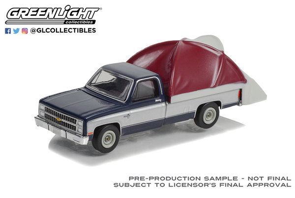 38030-D | 1:64 The Great Outdoors Series 2 - 1982 Chevrolet C-10 Silverado