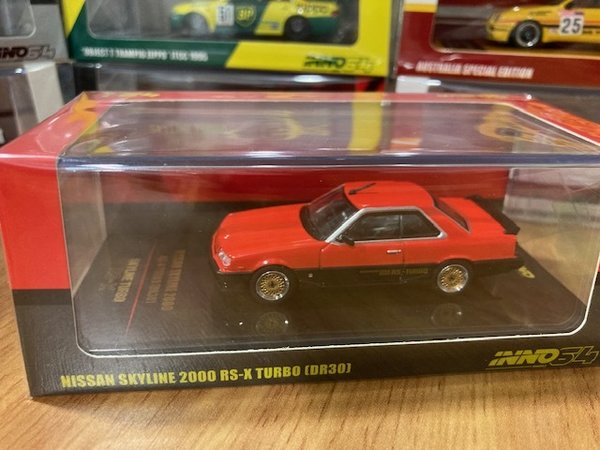 in64-R30-red  1/64 Nissan Skyline 2000 Turbo RS-X (DR30), red/black INNO